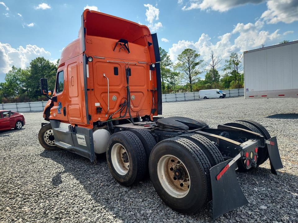 2014 Freightliner Cascadia მანქანა იყიდება აუქციონზე, vin: 1FUGGLD5XELFK3349, აუქციონის ნომერი: 64265986