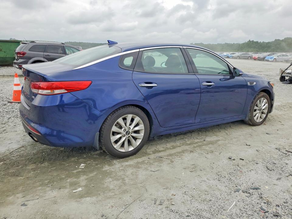 63950876 :رقم المزاد ، 5XXGU4L38HG137021 vin ، 2017 Kia Optima مزاد بيع
