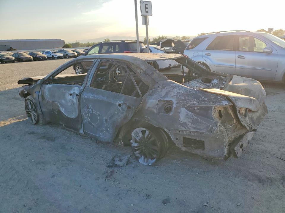 64852756 :رقم المزاد ، 4T1BF1FKXHU744873 vin ، 2017 Toyota Camry مزاد بيع