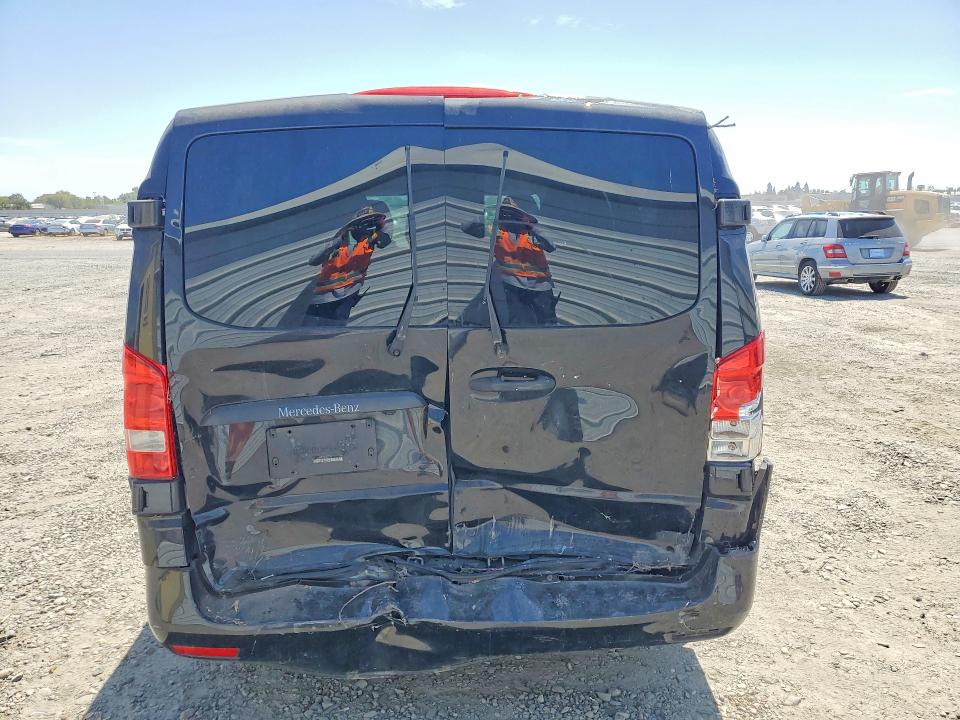 64735726 :رقم المزاد ، WD4PG2EE9J3357385 vin ، 2018 Mercedes-benz Metris مزاد بيع