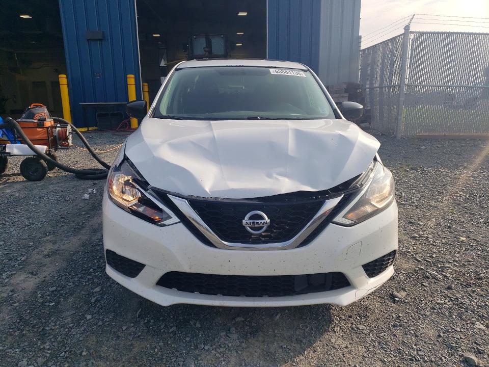65084136 :رقم المزاد ، 3N1AB7AP1JY305438 vin ، 2018 Nissan Sentra مزاد بيع