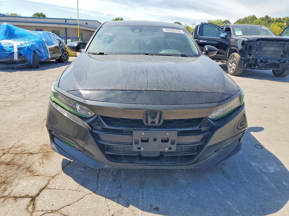 66286296 :رقم المزاد ، 1HGCV1F31JA182519 vin ، 2018 Honda Accord مزاد بيع