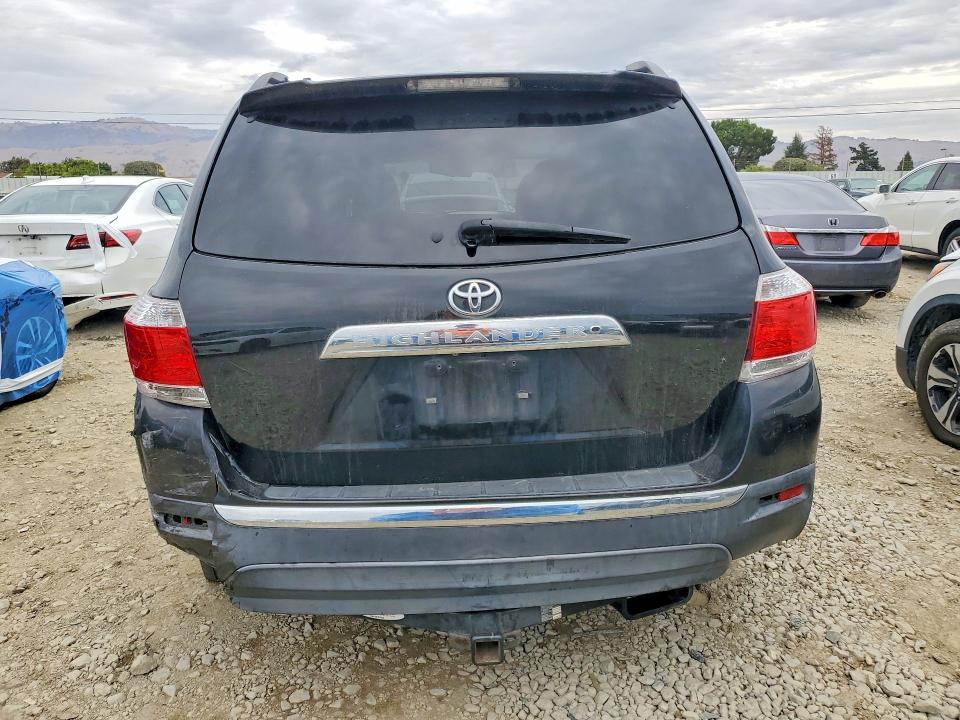 67176866 :رقم المزاد ، 5TDZK3EH2BS037679 vin ، 2011 Toyota Highlander مزاد بيع