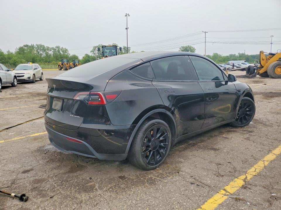 64246486 :رقم المزاد ، 5YJYGDEE9MF183979 vin ، 2021 Tesla Model Y مزاد بيع