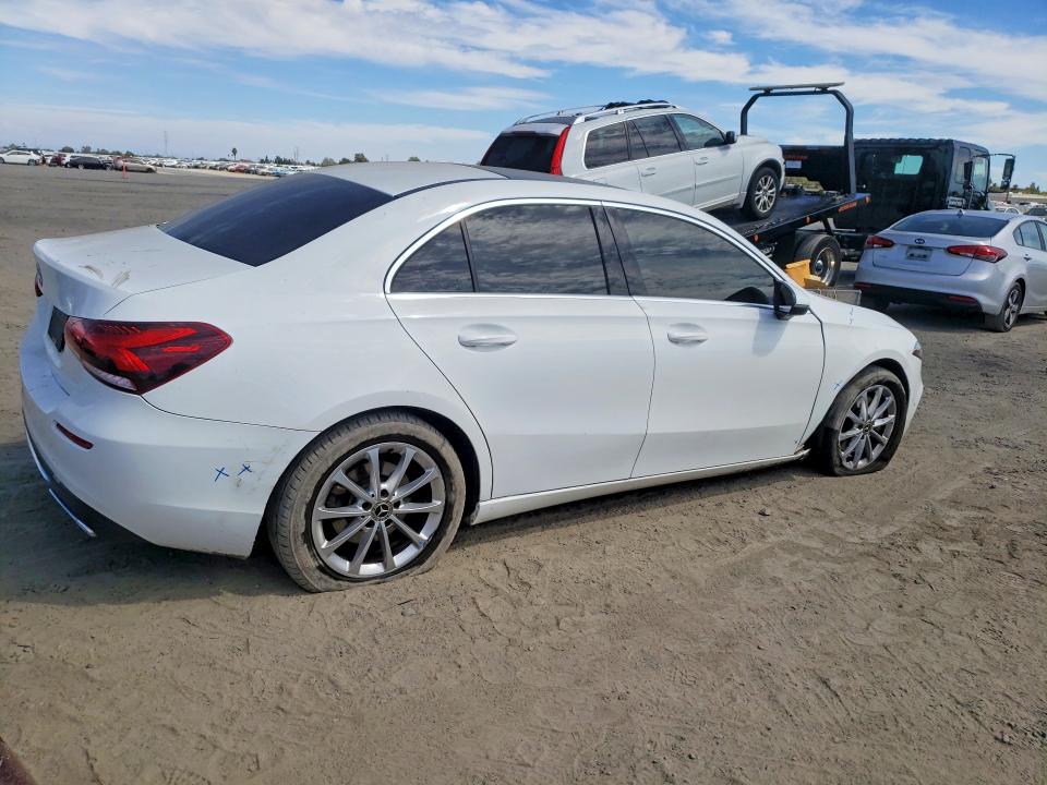 65494256 :رقم المزاد ، WDD3G4EB2KW023165 vin ، 2019 Mercedes-benz A مزاد بيع