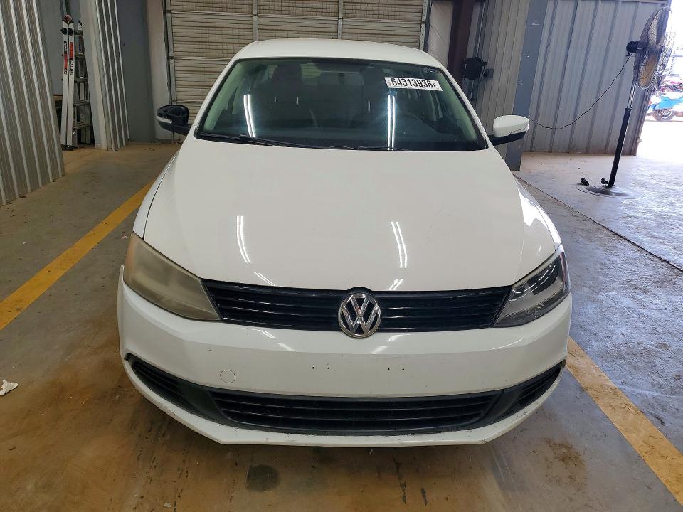 64313936 :رقم المزاد ، 3VWD17AJ6EM301629 vin ، 2014 Volkswagen Jetta مزاد بيع