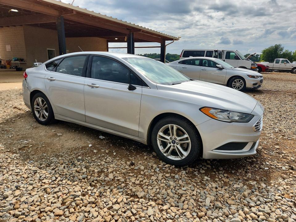 63323346 :رقم المزاد ، 3FA6P0H72JR197929 vin ، 2018 Ford Fusion مزاد بيع