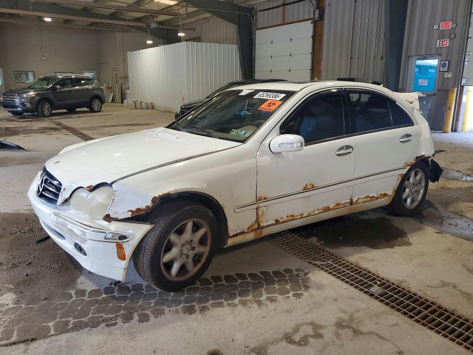 65269386 :رقم المزاد ، WDBRF61J72F237230 vin ، 2002 Mercedes-benz C مزاد بيع