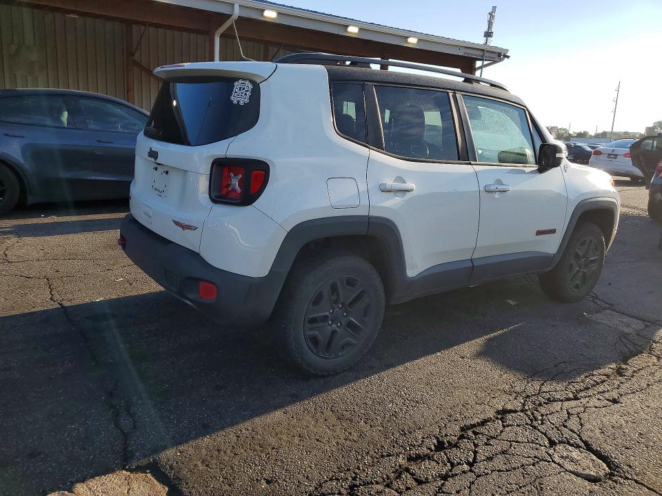 Продаж на аукціоні авто 2018 Jeep Renegade, vin: ZACCJBCB3JPH37501, номер лоту: 67039766