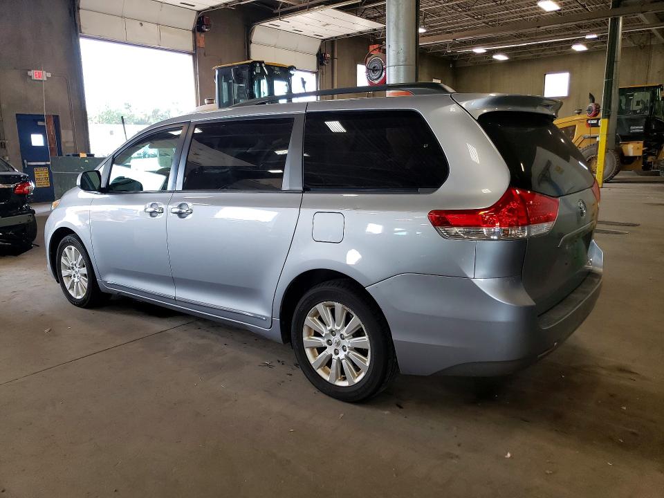 65494146 :رقم المزاد ، 5TDJK3DC0CS034042 vin ، 2012 Toyota Sienna مزاد بيع