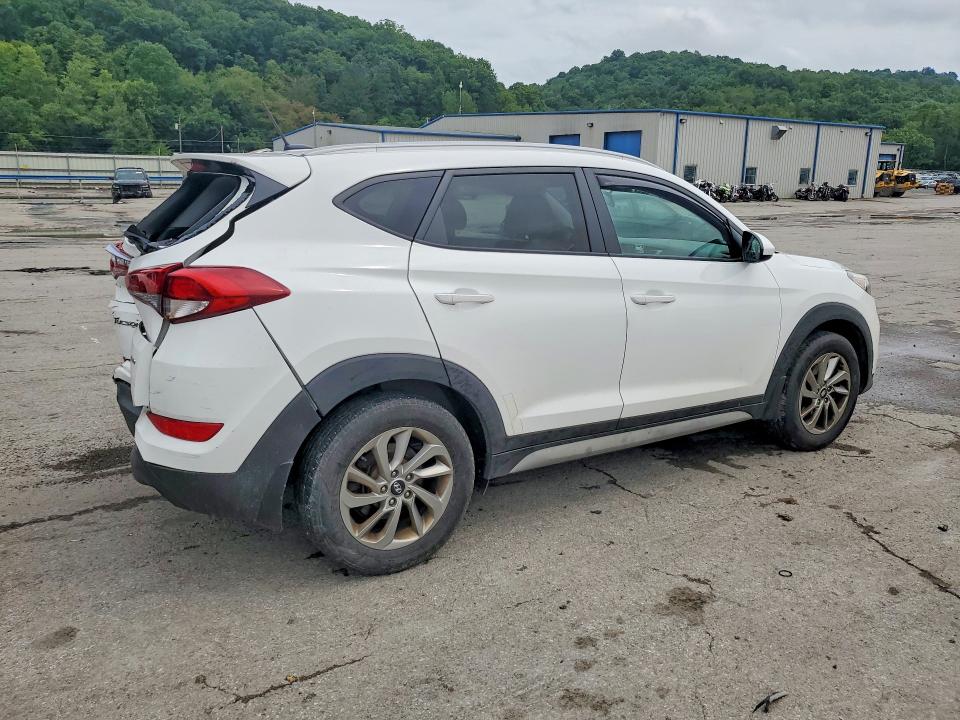 2017 Hyundai Tucson მანქანა იყიდება აუქციონზე, vin: KM8J3CA43HU546368, აუქციონის ნომერი: 64696646
