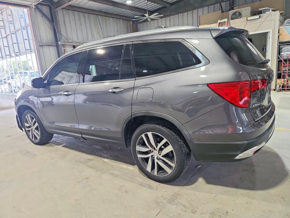 Продажа на аукционе авто 2017 Honda Pilot, vin: 5FNYF6H9XHB104435, номер лота: 61681196