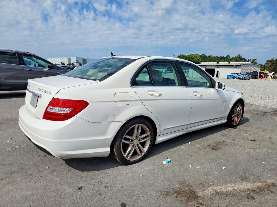 65856086 :رقم المزاد ، WDDGF4HB5DA758223 vin ، 2013 Mercedes-benz C مزاد بيع