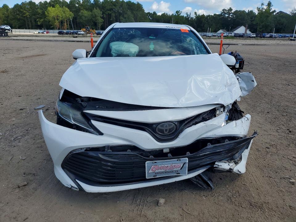 Продаж на аукціоні авто 2019 Toyota Camry, vin: 4T1B11HK9KU789824, номер лоту: 64322186