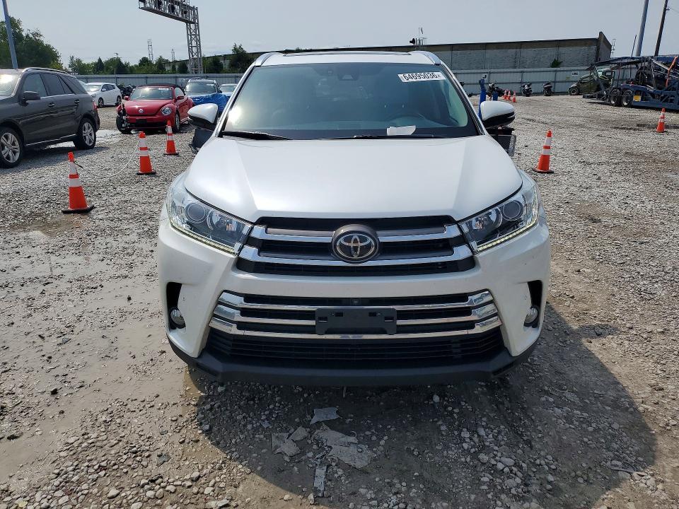 Продаж на аукціоні авто 2018 Toyota Highlander, vin: 5TDDZRFH5JS826513, номер лоту: 64695036