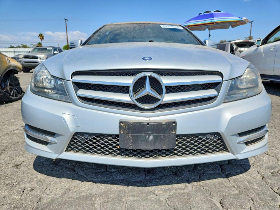 2012 Mercedes-benz C მანქანა იყიდება აუქციონზე, vin: WDDGJ4HB6CF887166, აუქციონის ნომერი: 64458546