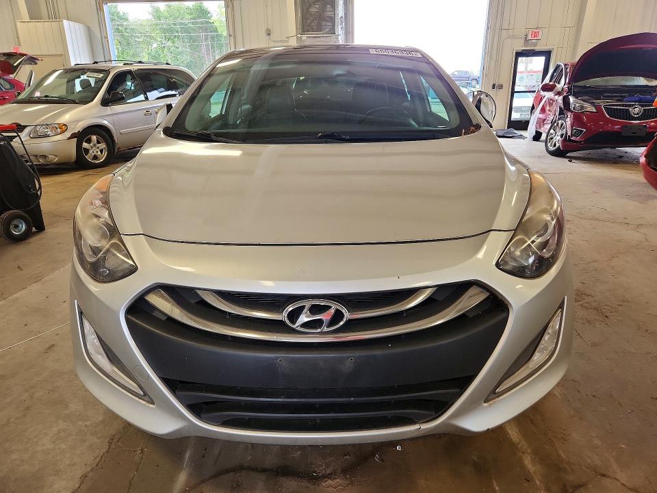 2013 Hyundai Elantra Gt მანქანა იყიდება აუქციონზე, vin: KMHD35LE5DU155649, აუქციონის ნომერი: 65036336