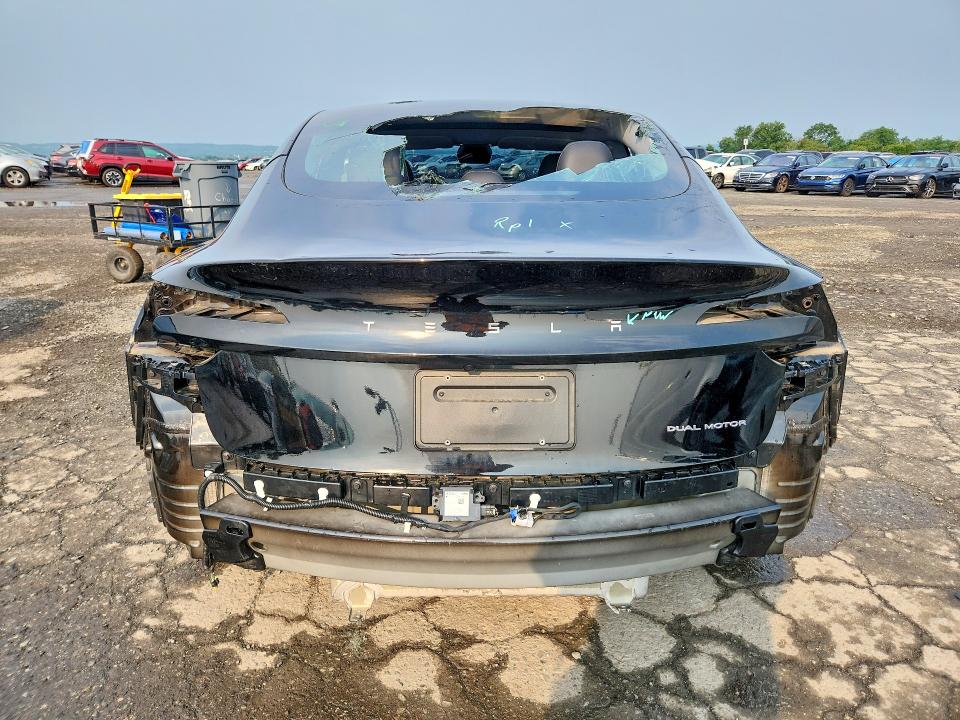 64032866 :رقم المزاد ، 5YJ3E1EB5SF933251 vin ، 2025 Tesla Model 3 مزاد بيع