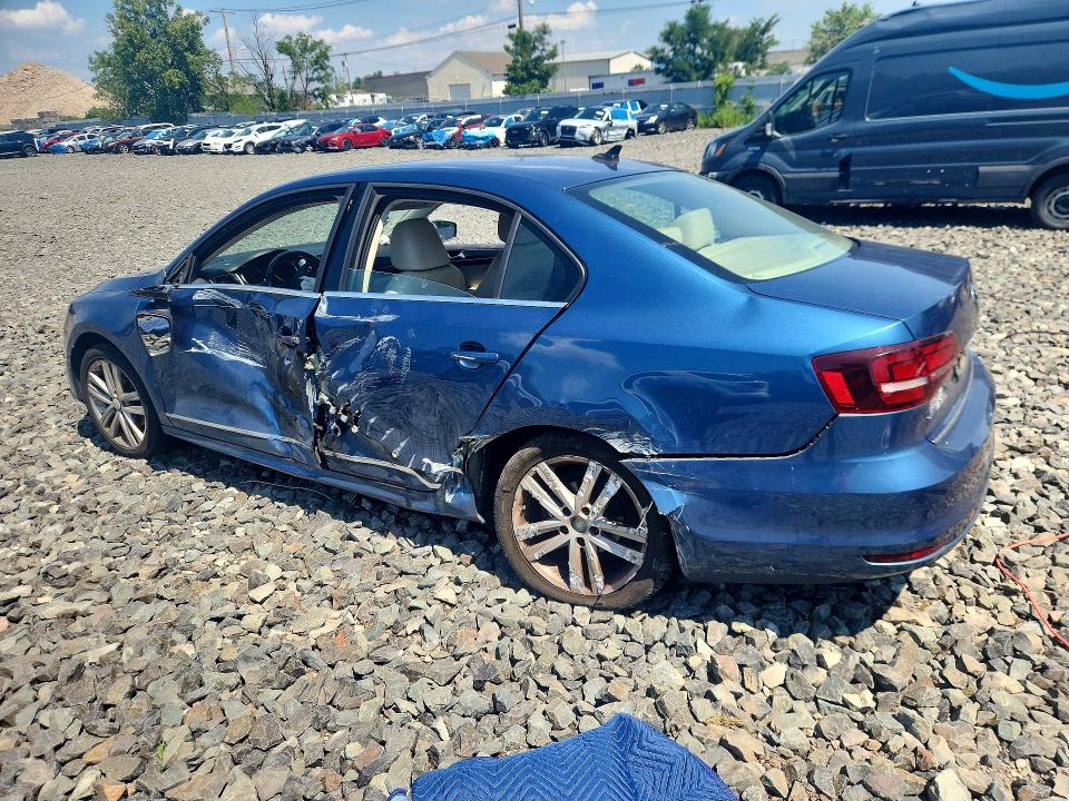 64144486 :رقم المزاد ، 3VWL17AJ4HM410980 vin ، 2017 Volkswagen Jetta مزاد بيع