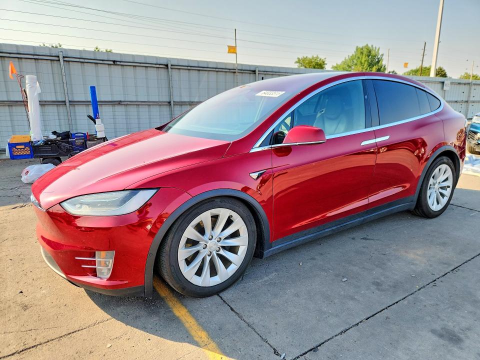 64033516 :رقم المزاد ، 5YJXCDE20KF214501 vin ، 2019 Tesla Model X مزاد بيع