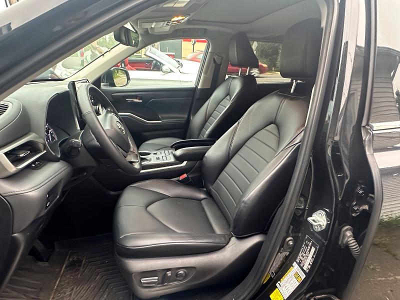 Продажа на аукционе авто 2022 Toyota Highlander, vin: 5TDGZRBH5NS217155, номер лота: 63356086