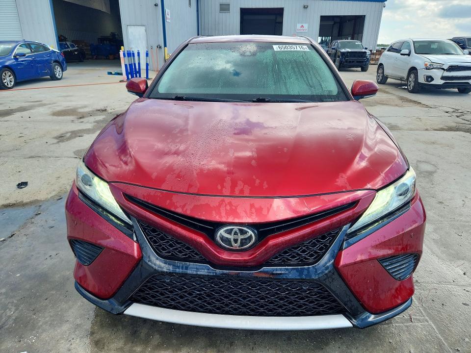 2018 Toyota Camry მანქანა იყიდება აუქციონზე, vin: 4T1B61HK4JU586873, აუქციონის ნომერი: 65035716