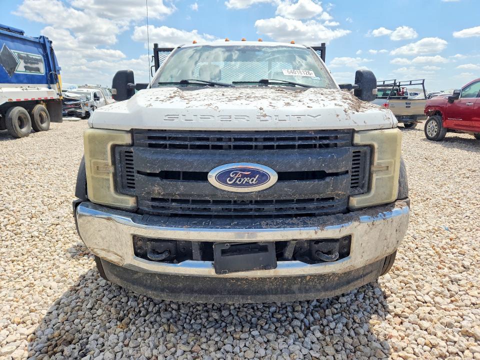 64018126 :رقم المزاد ، 1FDUF5GY2HEB24886 vin ، 2017 Ford F550 مزاد بيع