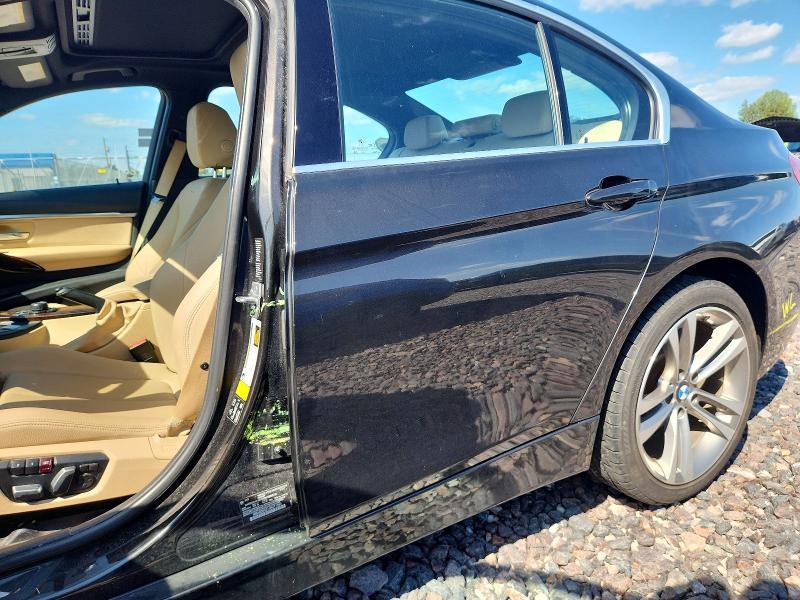 65301476 :رقم المزاد ، WBA8D9G51JNU71363 vin ، 2018 Bmw 330 مزاد بيع