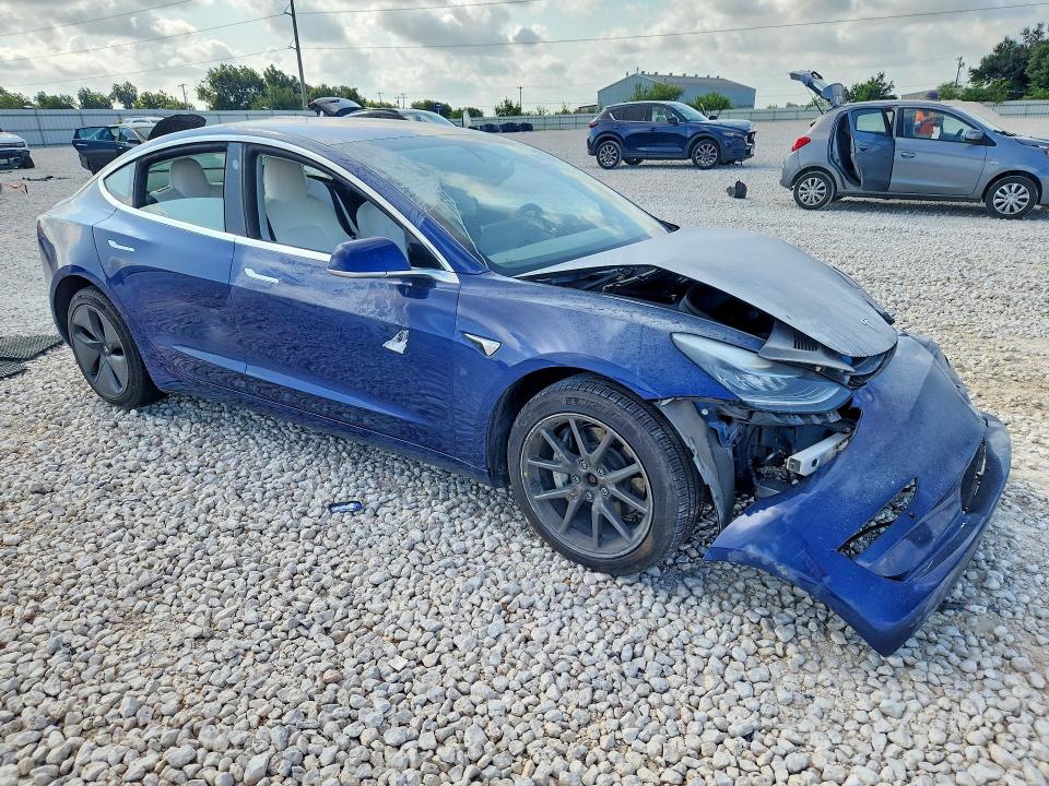 63766896 :رقم المزاد ، 5YJ3E1EB4JF086141 vin ، 2018 Tesla Model 3 Awd W/long R مزاد بيع