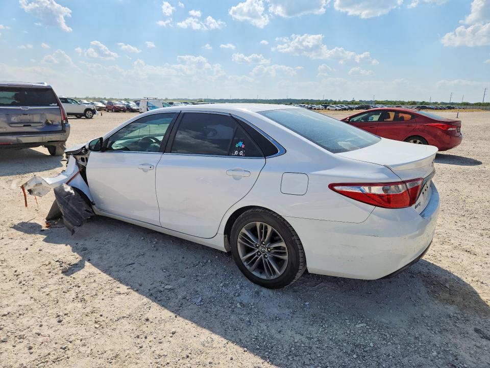 63669826 :رقم المزاد ، 4T1BF1FK7FU996058 vin ، 2015 Toyota Camry مزاد بيع