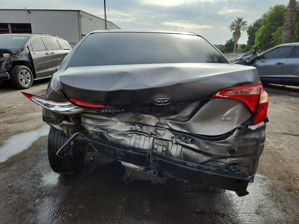 64895736 :رقم المزاد ، 5YFBURHE7HP667280 vin ، 2017 Toyota Corolla مزاد بيع