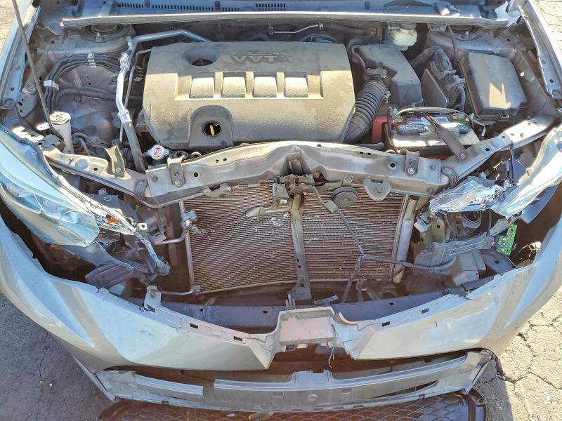 63593136 :رقم المزاد ، 5YFBURHE4JP779301 vin ، 2018 Toyota Corolla مزاد بيع