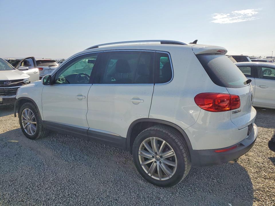 62707526 :رقم المزاد ، WVGAV7AX1FW596845 vin ، 2015 Volkswagen Tiguan مزاد بيع