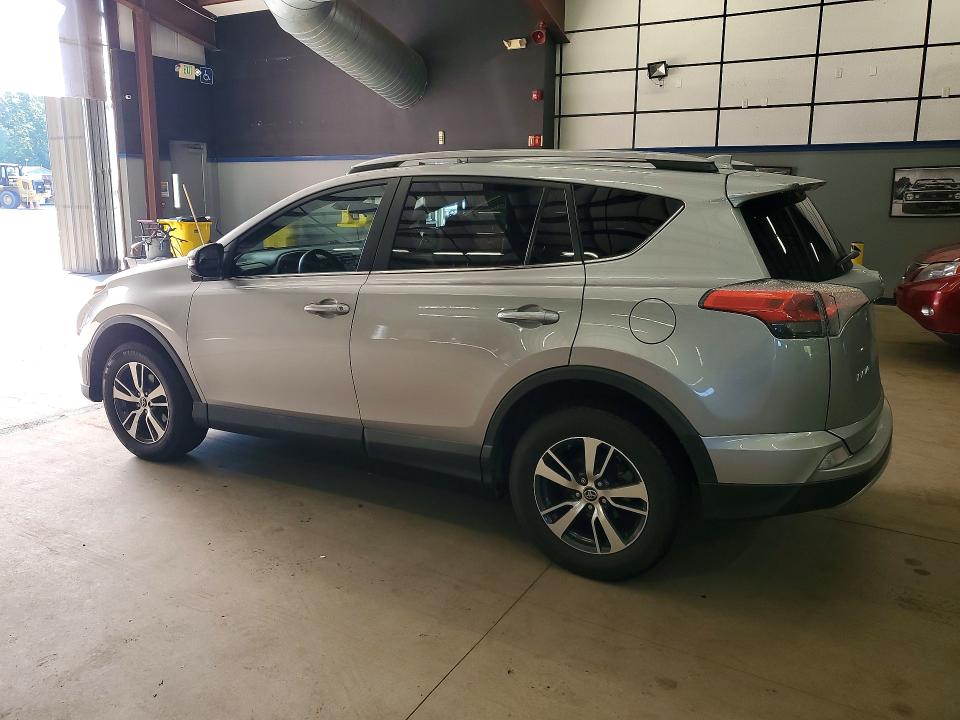 63696706 :رقم المزاد ، 2T3RFREV3JW796397 vin ، 2018 Toyota Rav4 مزاد بيع