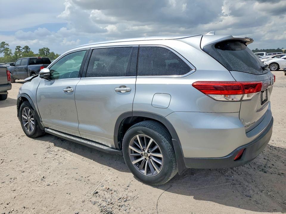 2018 Toyota Highlander მანქანა იყიდება აუქციონზე, vin: 5TDKZRFH2JS538097, აუქციონის ნომერი: 65318746