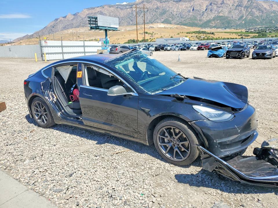 Продажа на аукционе авто 2018 Tesla Model 3, vin: 5YJ3E1EA8JF062691, номер лота: 65656546