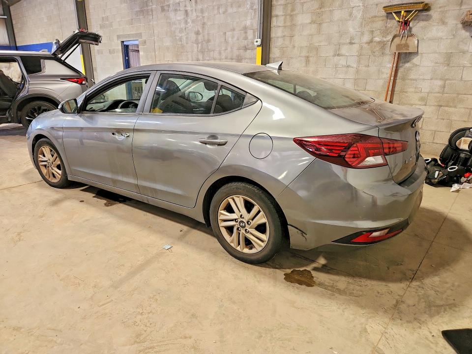 64629456 :رقم المزاد ، 5NPD84LF0KH484968 vin ، 2019 Hyundai Elantra مزاد بيع