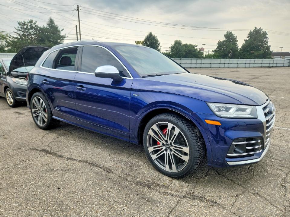 64618326 :رقم المزاد ، WA1C4AFY8J2161538 vin ، 2018 Audi Sq5 مزاد بيع