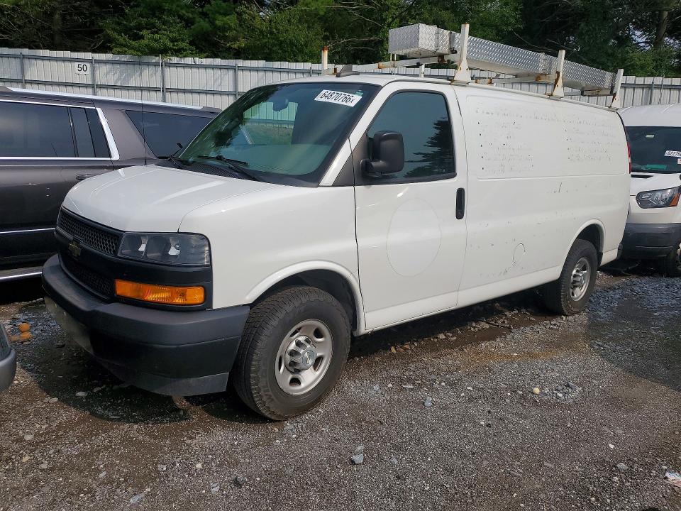 64870766 :رقم المزاد ، 1GCWGAFP1M1257118 vin ، 2021 Chevrolet Express G2500 مزاد بيع