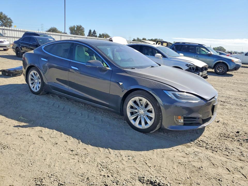 66216526 :رقم المزاد ، 5YJSA1E23KF302151 vin ، 2019 Tesla Model S مزاد بيع