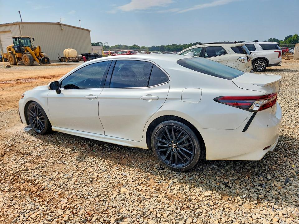63447966 :رقم المزاد ، 4T1K61AK0NU030706 vin ، 2022 Toyota Camry مزاد بيع