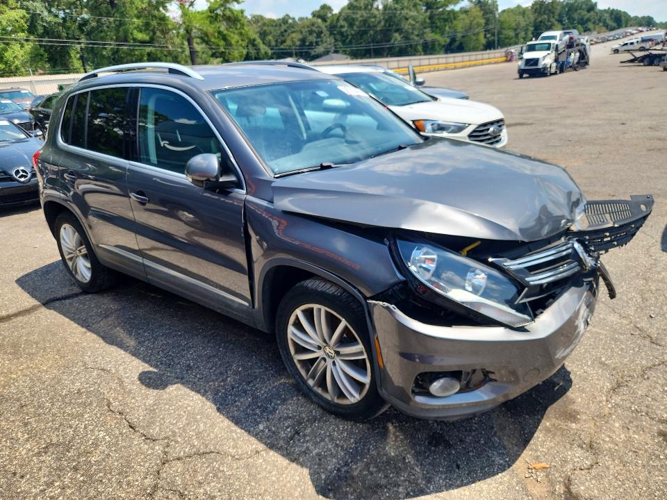 66295096 :رقم المزاد ، WVGAV3AX6EW622962 vin ، 2014 Volkswagen Tiguan مزاد بيع