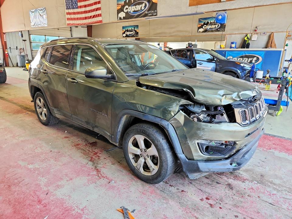 64388646 :رقم المزاد ، 3C4NJDBB1JT479915 vin ، 2018 Jeep Compass مزاد بيع