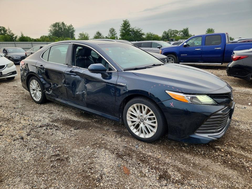 64224806 :رقم المزاد ، 4T1B21HK4KU515847 vin ، 2019 Toyota Camry Hybrid مزاد بيع