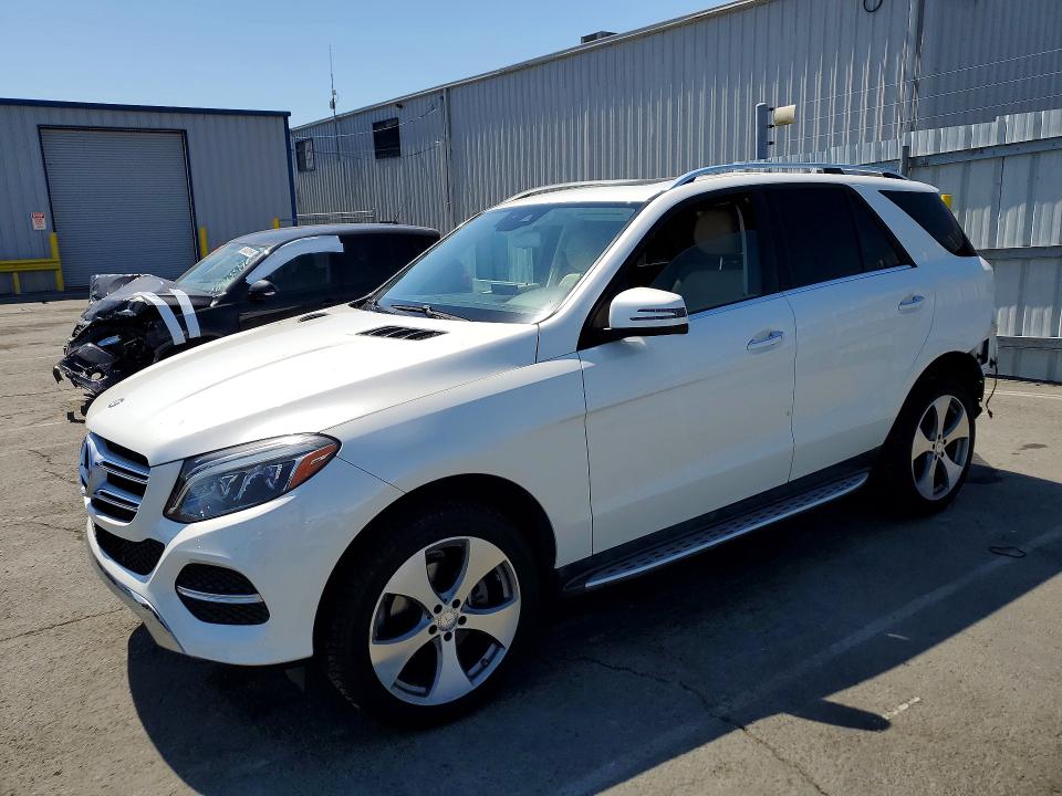 64243786 :رقم المزاد ، 4JGDA5HB0HA877252 vin ، 2017 Mercedes-benz Gle مزاد بيع