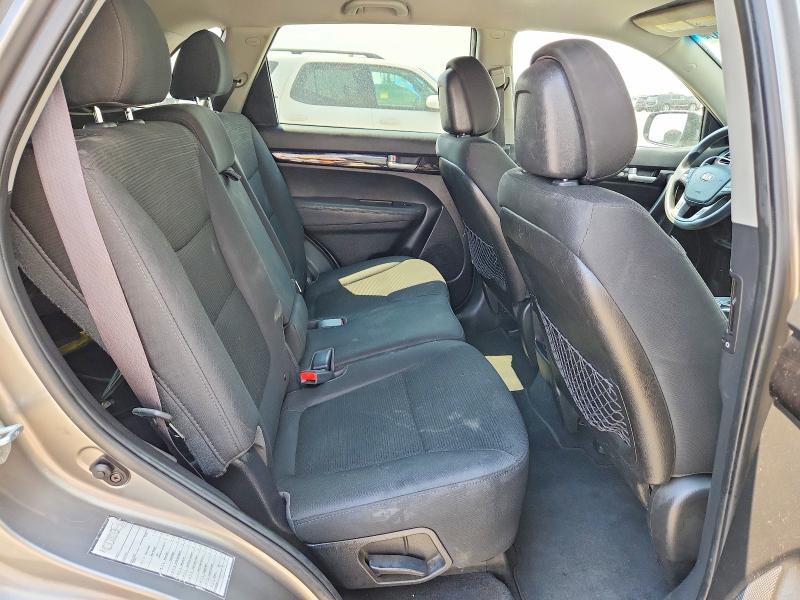 64836546 :رقم المزاد ، 5XYKTDA70FG650145 vin ، 2015 Kia Sorento مزاد بيع