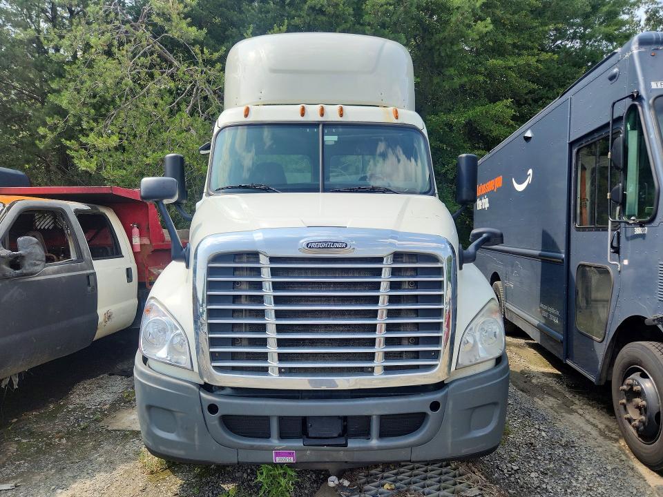 2016 Freightliner Cascadia 125 მანქანა იყიდება აუქციონზე, vin: 3AKJGEDV4GSGV3734, აუქციონის ნომერი: 64238226