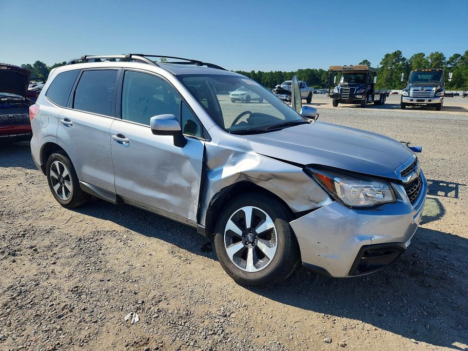 Продаж на аукціоні авто 2018 Subaru Forester, vin: JF2SJAECXJH470975, номер лоту: 64768806