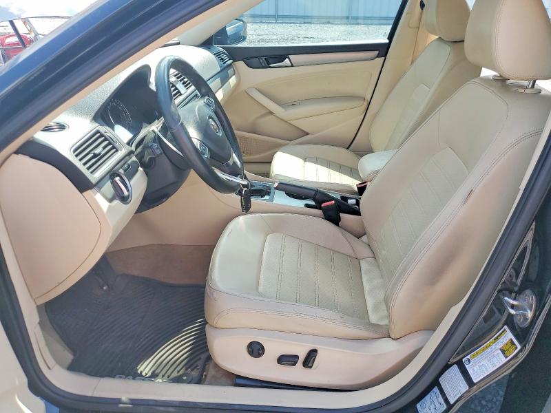 63179066 :رقم المزاد ، 1VWBS7A38FC031053 vin ، 2015 Volkswagen Passat مزاد بيع