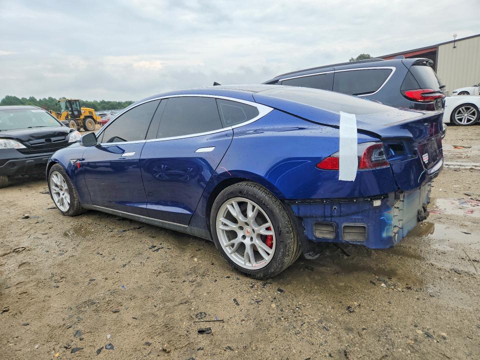 64894436 :رقم المزاد ، 5YJSA4H43FF089996 vin ، 2015 Tesla Model S مزاد بيع